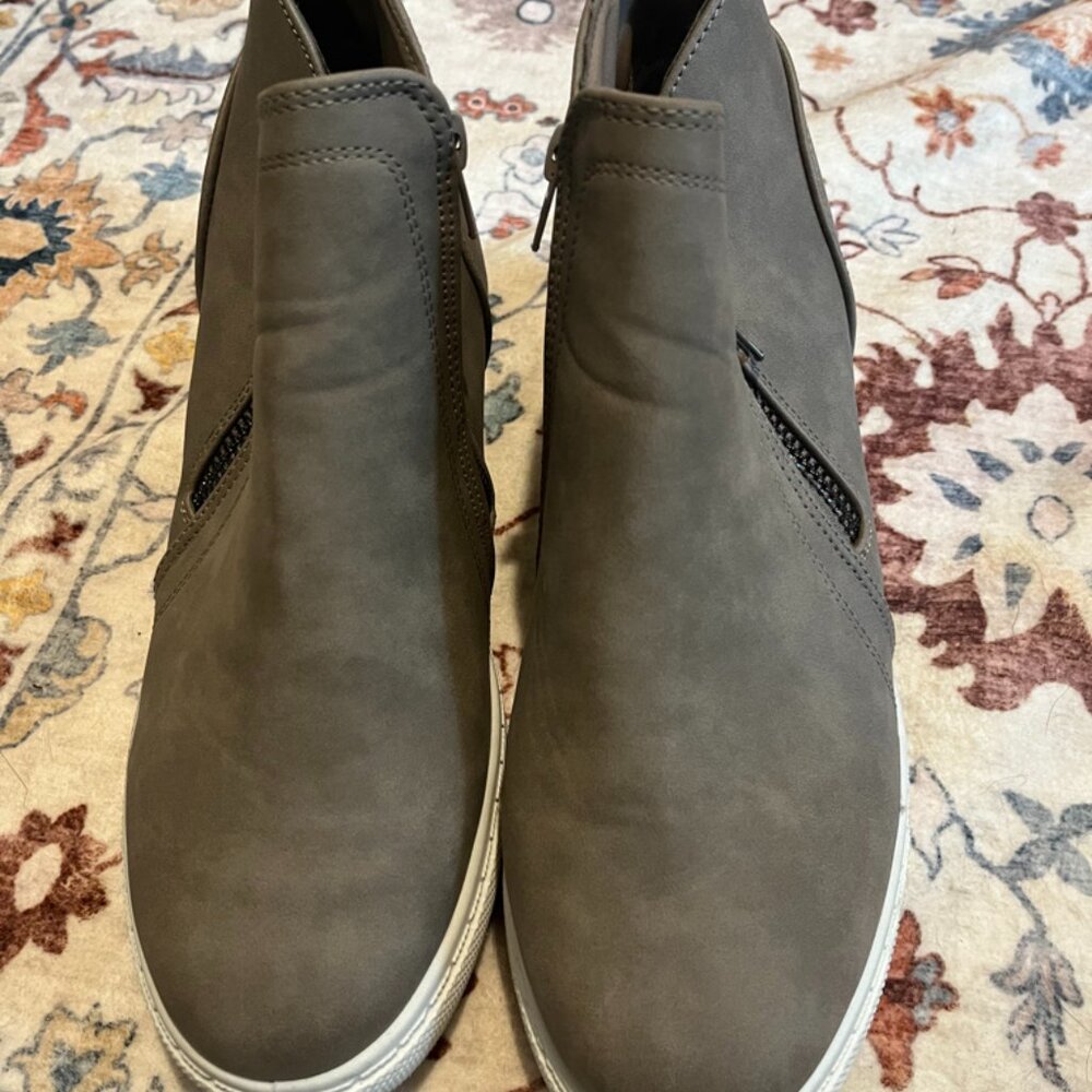 OUTWOODS Gray tennis shoes wedge SZ 10M